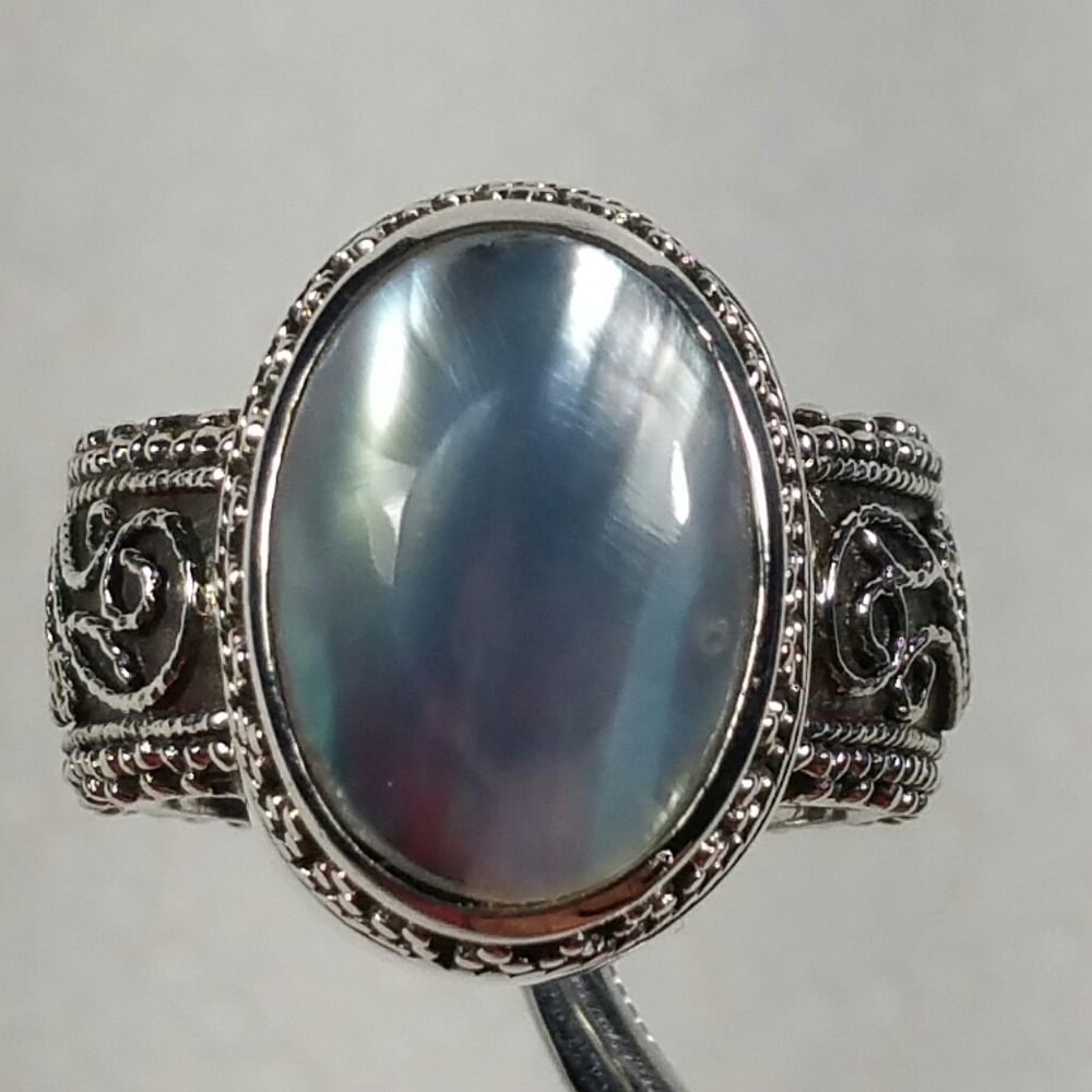 LORI BONN DESIGNER SHELL STERLING SILVER RING